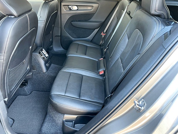 Volvo XC40 8 of 10