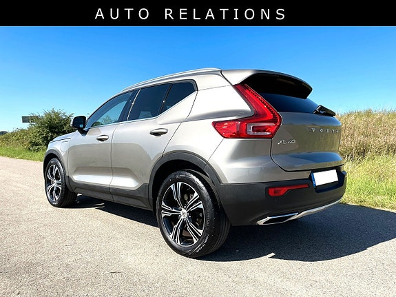 Volvo XC40 3 of 5