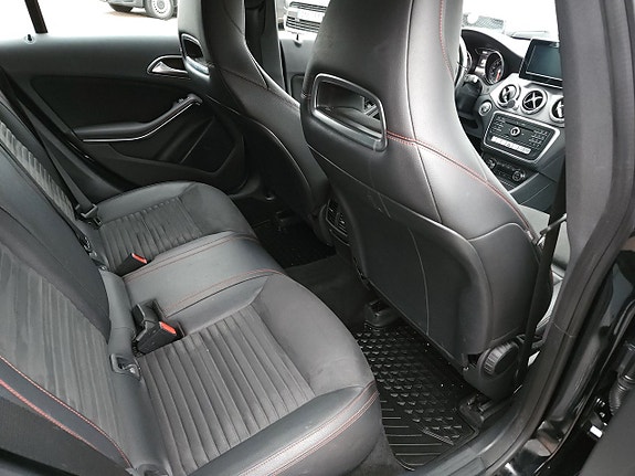 Mercedes-Benz CLA200 11 of 14