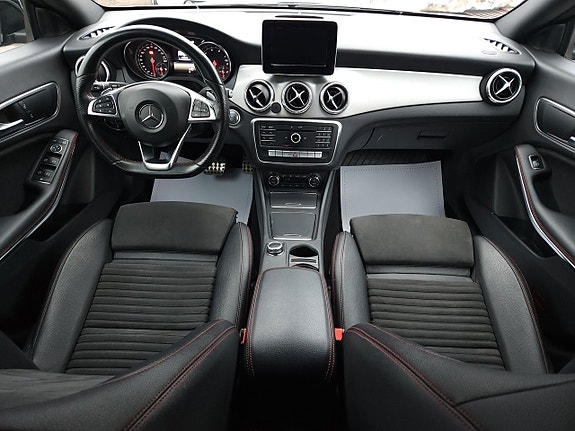 Mercedes-Benz CLA200 8 of 14