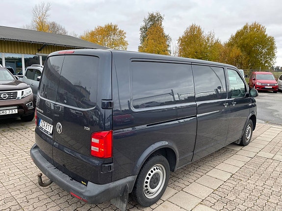 Volkswagen Transporter 3 of 5
