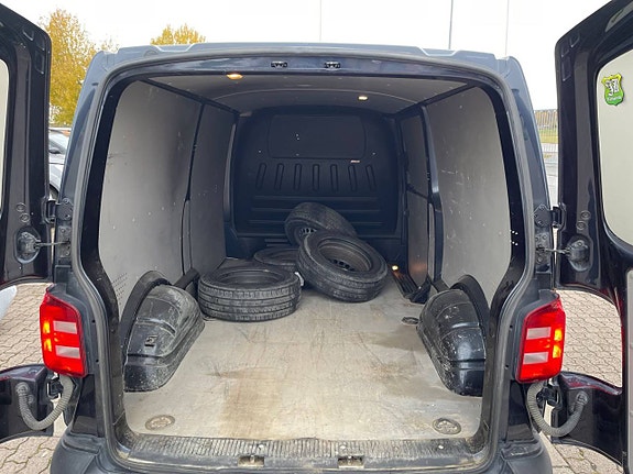 Volkswagen Transporter 14 of 20