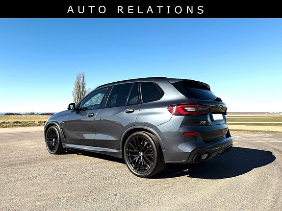 BMW X5 2 of 5