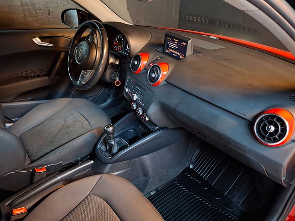 Audi A1 3 of 5