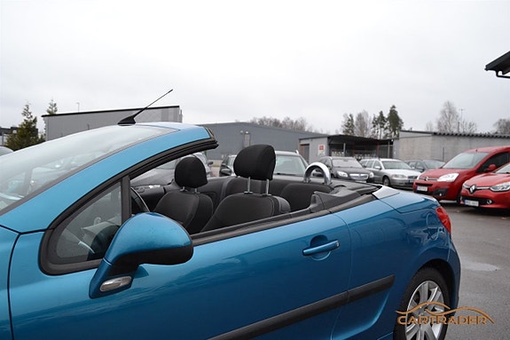 Peugeot 207 CC 13 of 15