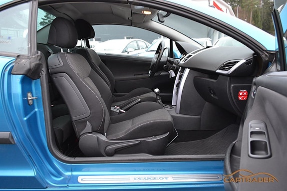 Peugeot 207 CC 9 of 15