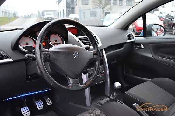Peugeot 207 CC 8 of 15