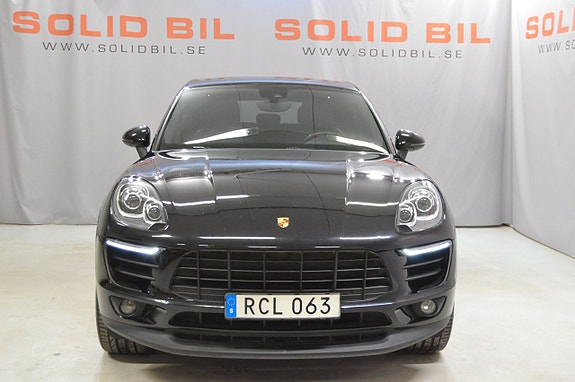 Porsche Macan 6 of 17