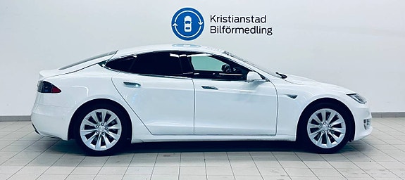 Tesla Model S 4 of 12