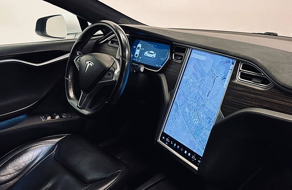 Tesla Model S 10 of 12