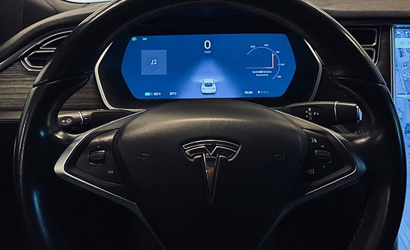 Tesla Model S 12 of 12
