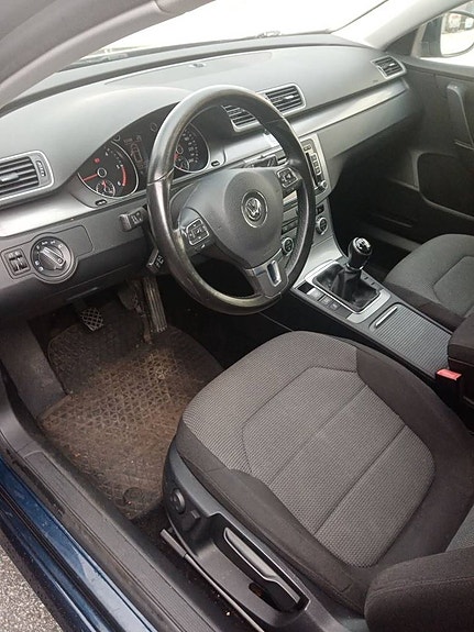 Volkswagen Passat 6 of 18