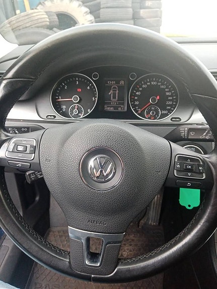 Volkswagen Passat 11 of 18