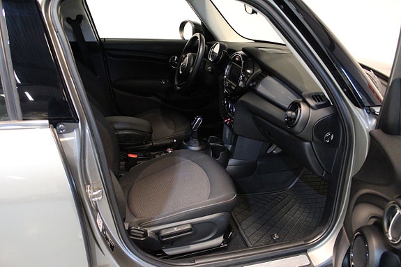 MINI Cooper 7 of 24
