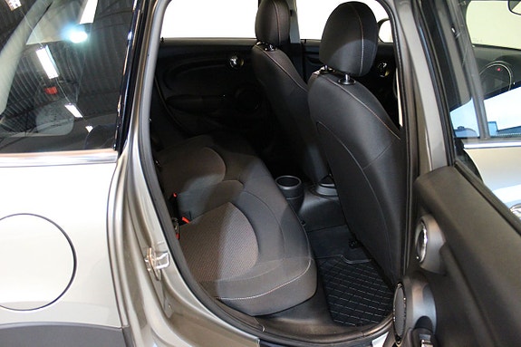 MINI Cooper 8 of 24