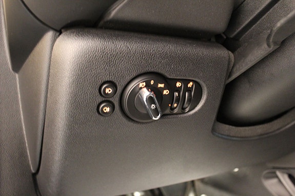 MINI Cooper 20 of 24
