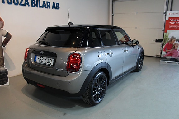 MINI Cooper 2 of 5