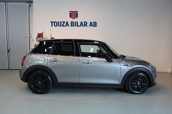 MINI Cooper 4 of 5