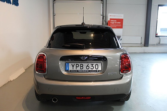 MINI Cooper 6 of 24