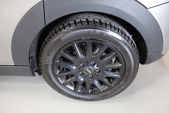 MINI Cooper 22 of 24