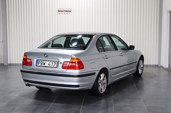 BMW 320 9 of 14