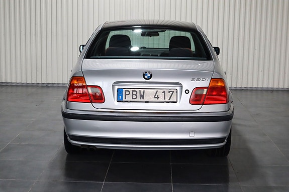 BMW 320 3 of 5