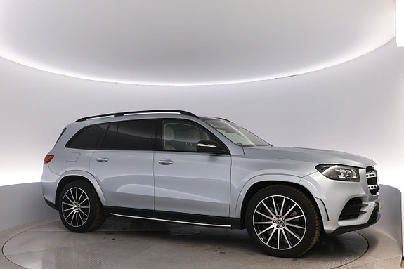 Mercedes-Benz GLS580 2 of 5