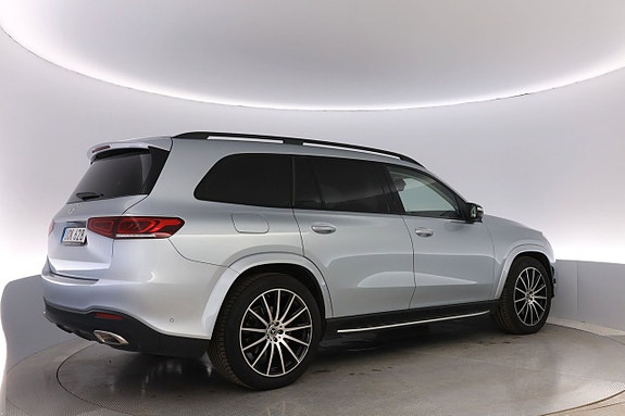 Mercedes-Benz GLS580 3 of 5