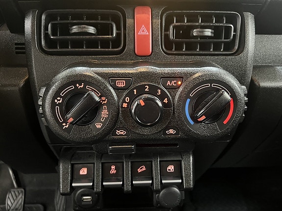 Suzuki Jimny 12 of 16