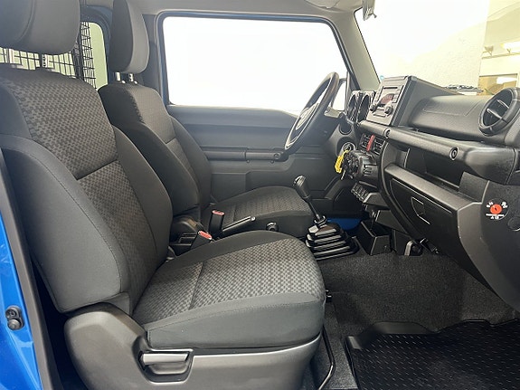 Suzuki Jimny 8 of 16