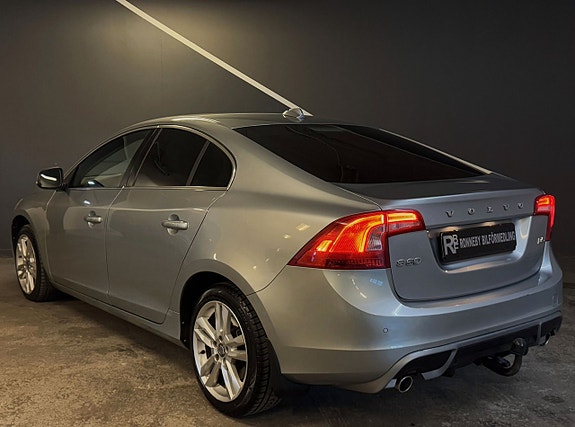 Volvo S60 9 of 19