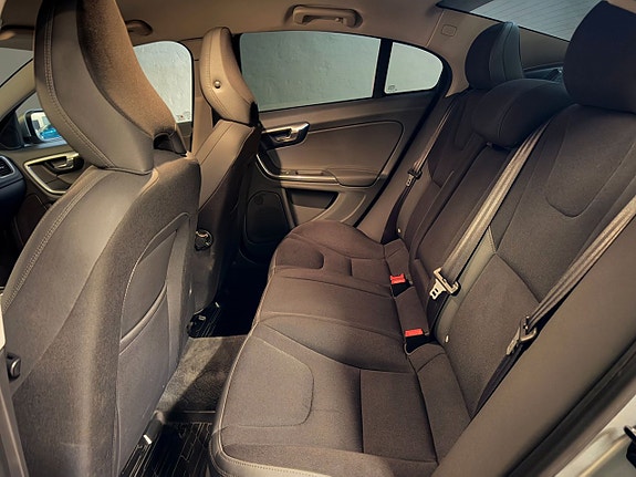 Volvo S60 12 of 19