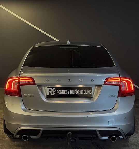 Volvo S60 4 of 5