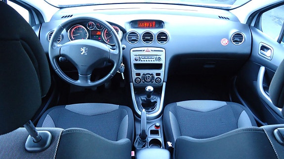 Peugeot 308 17 of 19