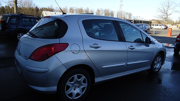 Peugeot 308 8 of 19