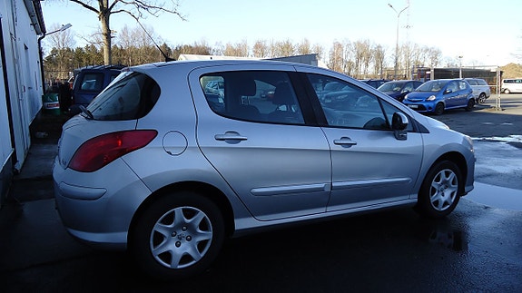 Peugeot 308 9 of 19
