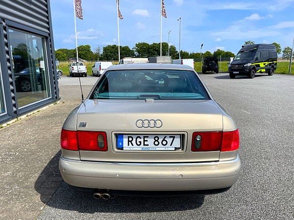 Audi S8 4 of 24