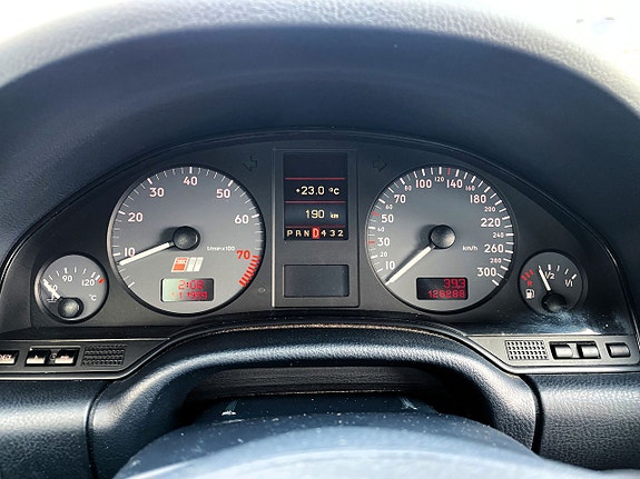 Audi S8 23 of 24
