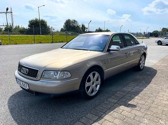 Audi S8 7 of 24