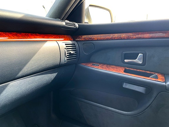Audi S8 16 of 24