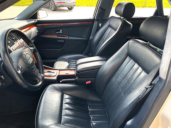 Audi S8 11 of 24