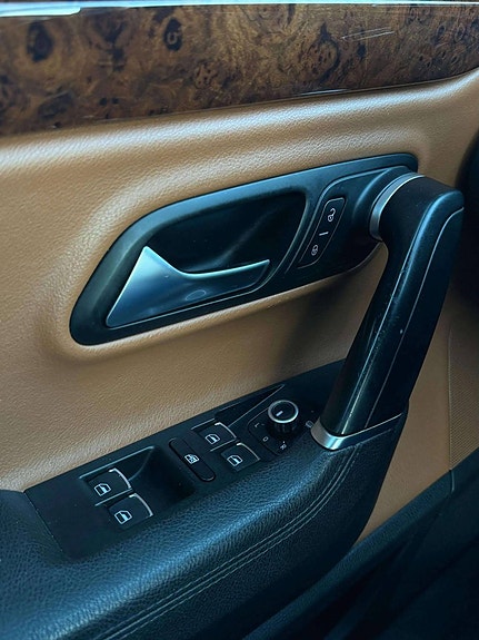 Volkswagen CC 15 of 19