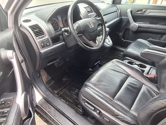 Honda CR-V 10 of 13