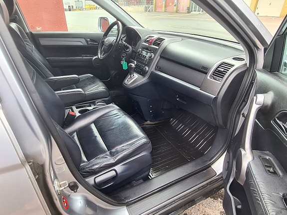 Honda CR-V 11 of 13