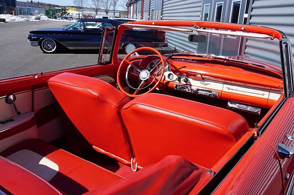 Ford Fairlane 26 of 27