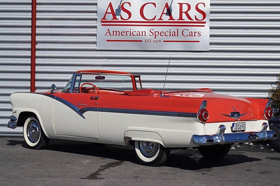 Ford Fairlane 7 of 27