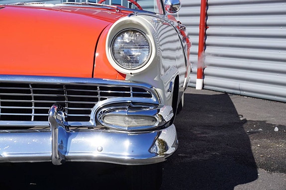 Ford Fairlane 11 of 27