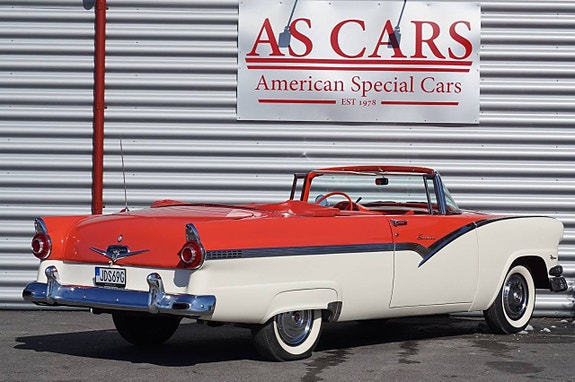 Ford Fairlane 6 of 27