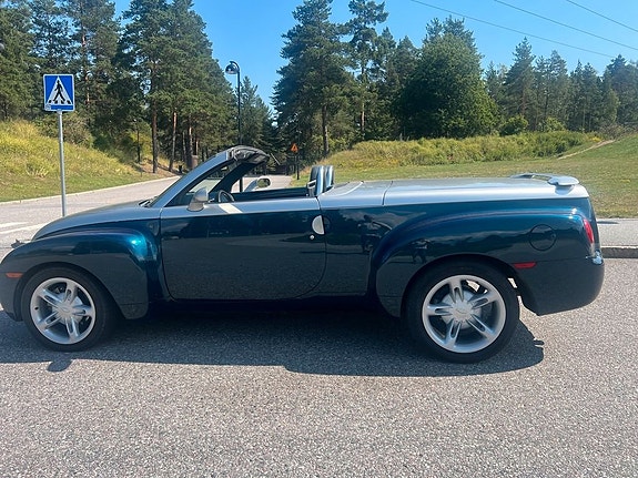Chevrolet SSR 3 of 5