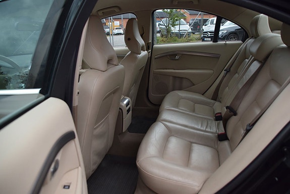 Volvo S80 11 of 25